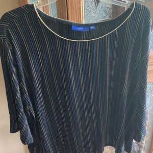 Size XL. Brand Apt 9. Shimmery top.